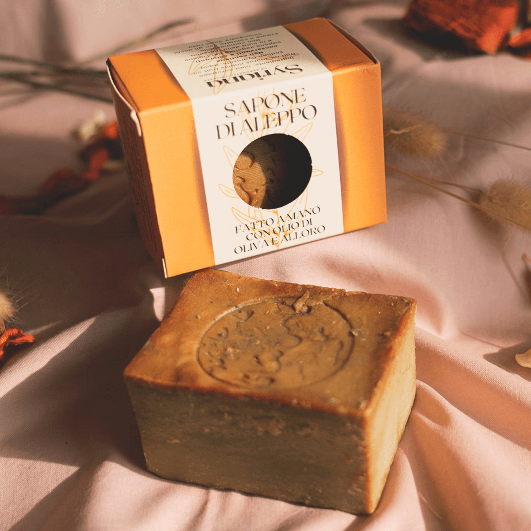 Mosaik der Traditionen: Aleppo-Seife mit 1-20% Premium-Lorbeer: 1% Lorbeeröl 99% Olivenöl